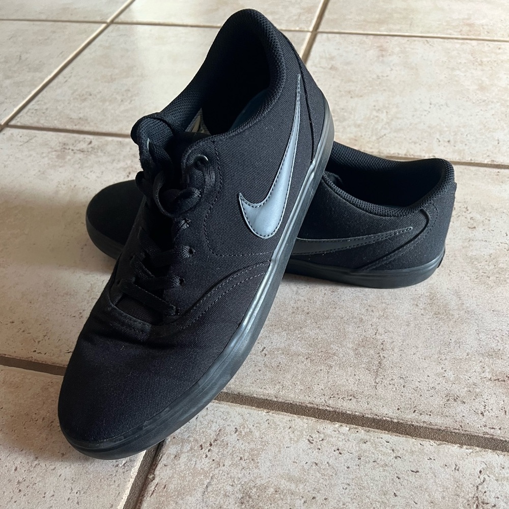 Nike Check Solarsoft Canvas SB 'Triple Black'